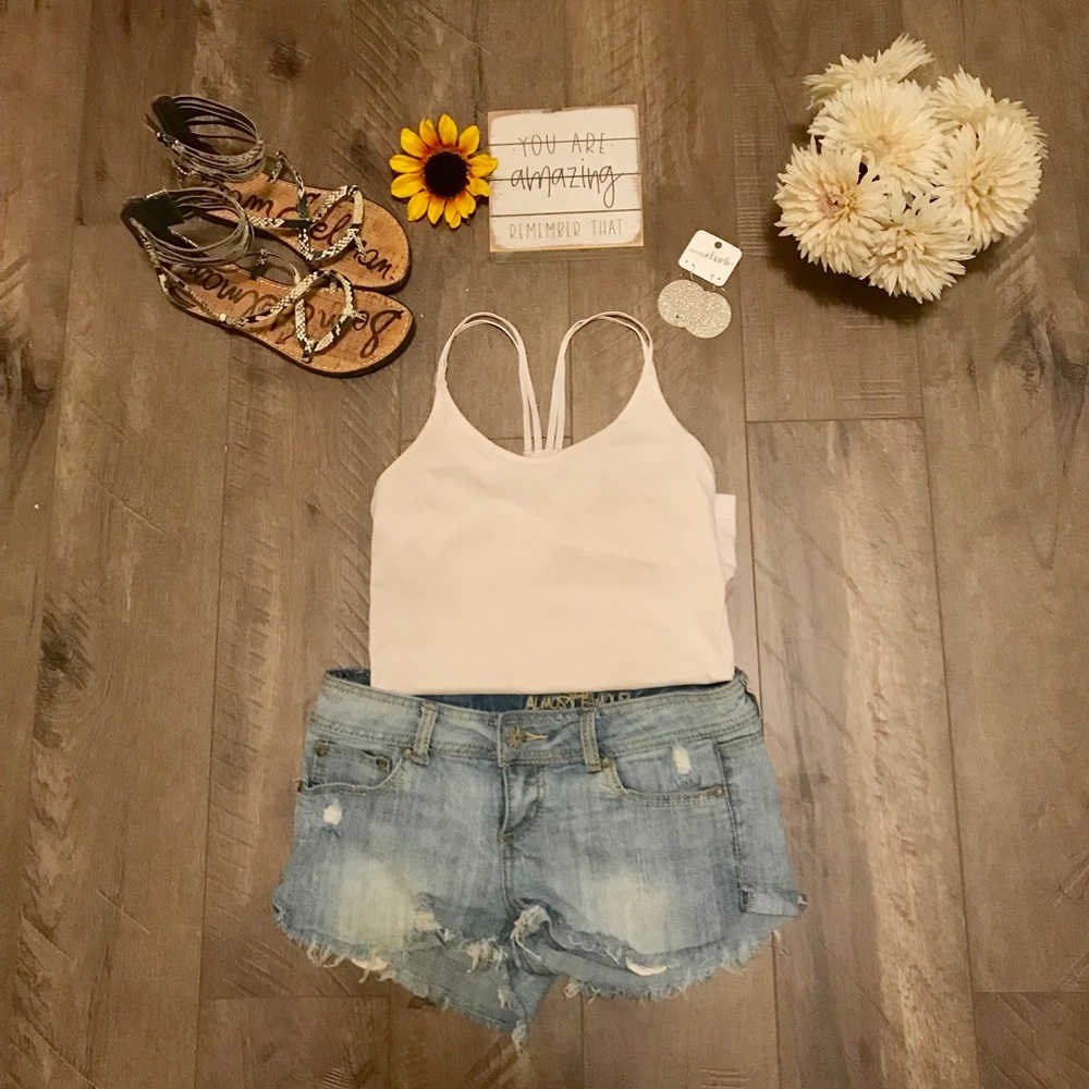 Almost famous size 9 jean shorts. Mid rise.